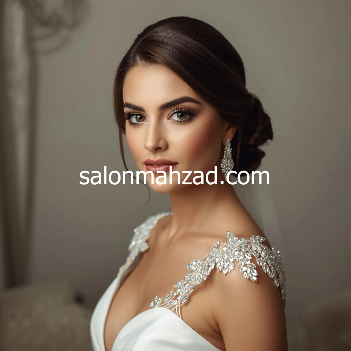 سالن ماهزاد خدمات میکاپ عروس با شینیون‌ های فانتزی در اصفهان گلخانه