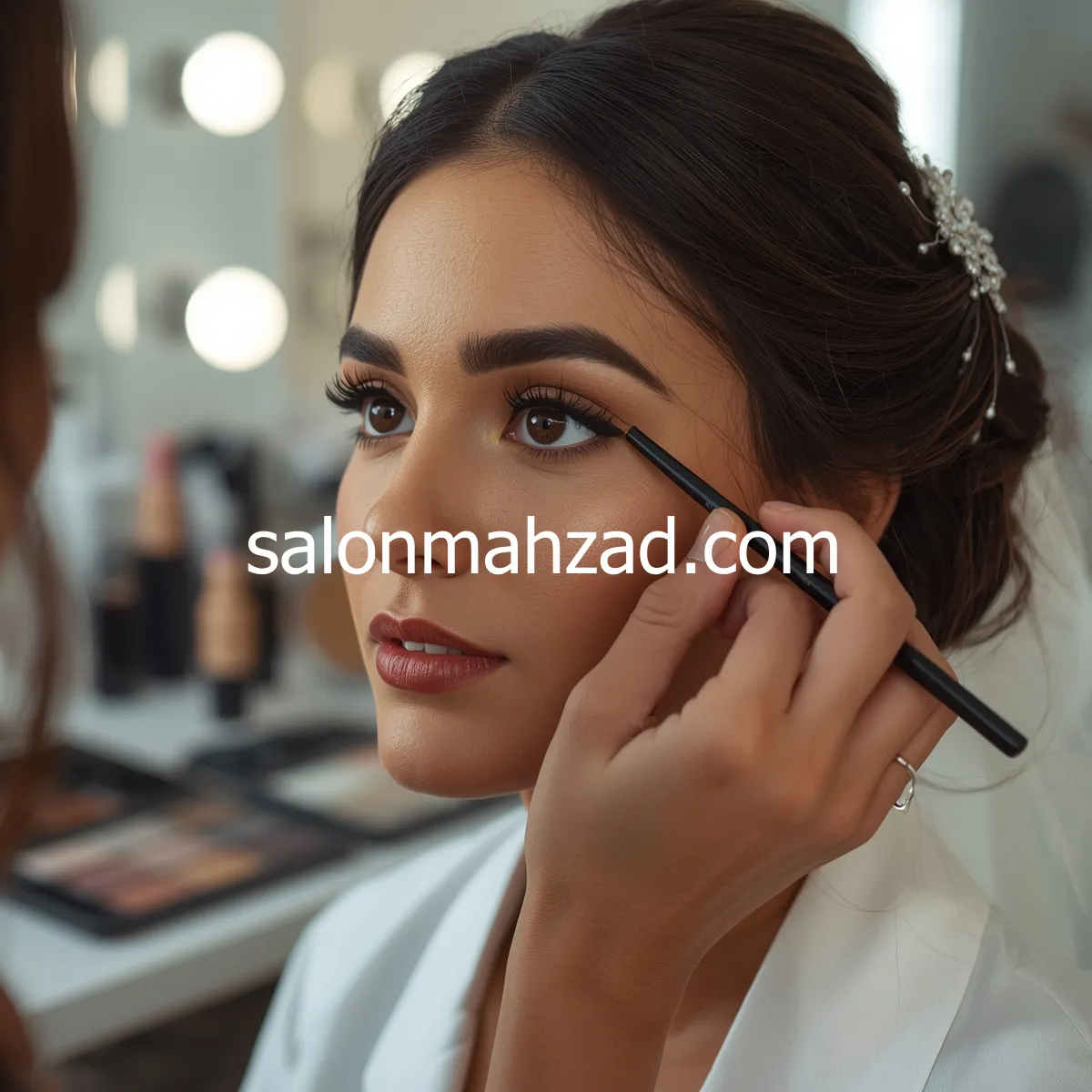 سالن ماهزاد میکاپ شینیون عروس با تکنیک‌ های 2025 در اصفهان خیابان وحید